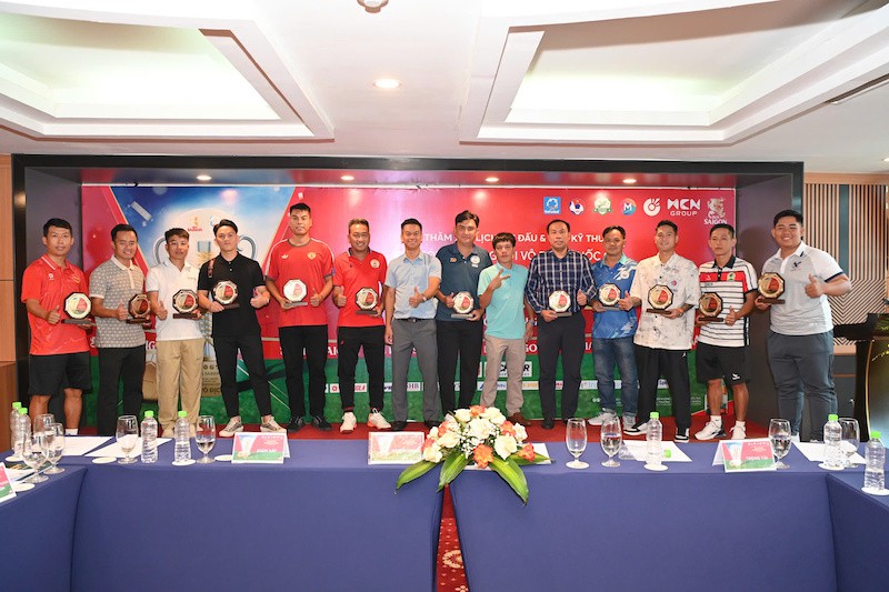12 đội tranh tài tại Vòng chung kết Giải bóng đá 7 người vô địch Quốc gia Bia Saigon Dragon Cup 2025