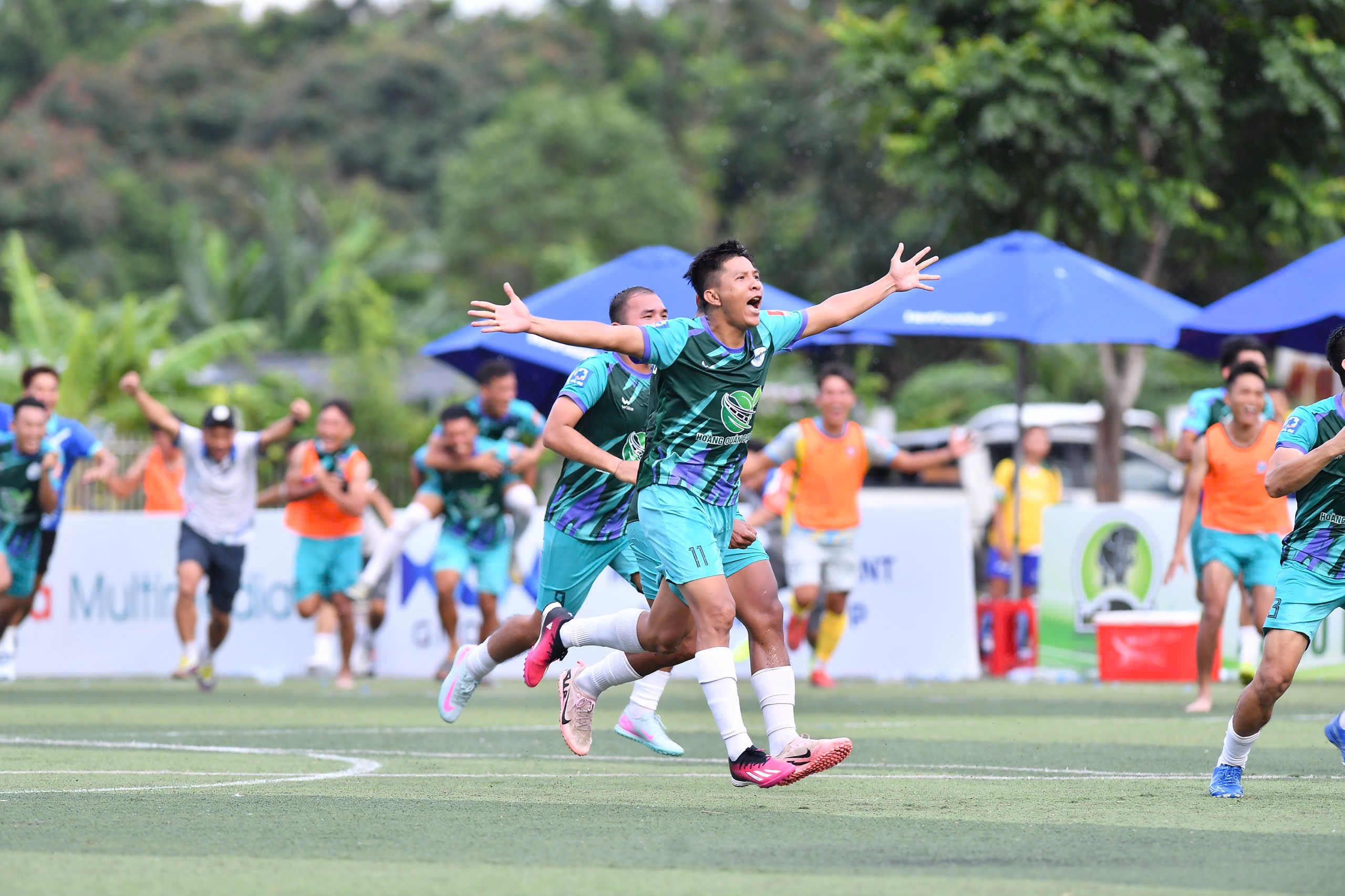 Đánh bại Đại Từ FC trên chấm luân lưu, MyMy ngược dòng tiến vào bán kết