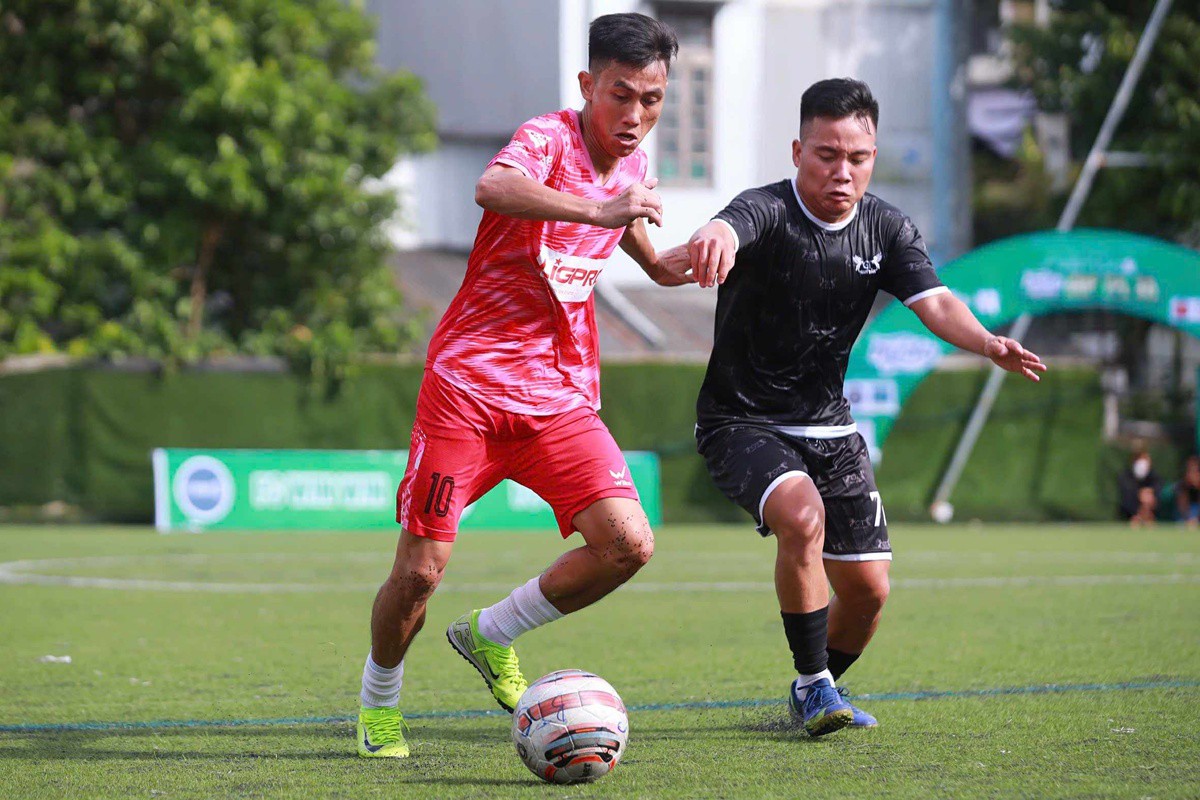 Khởi tranh giải bóng đá 7 người lớn nhất Huế