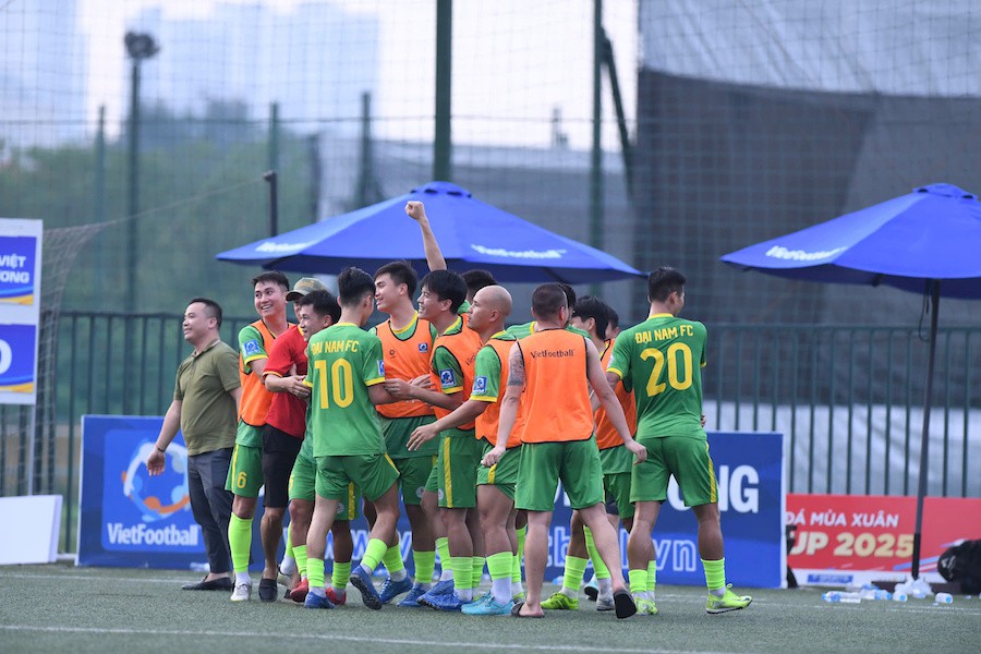 Bán kết hạng Nhất 2025: Vinataba, Đại Nam FC giành vé lên hạng