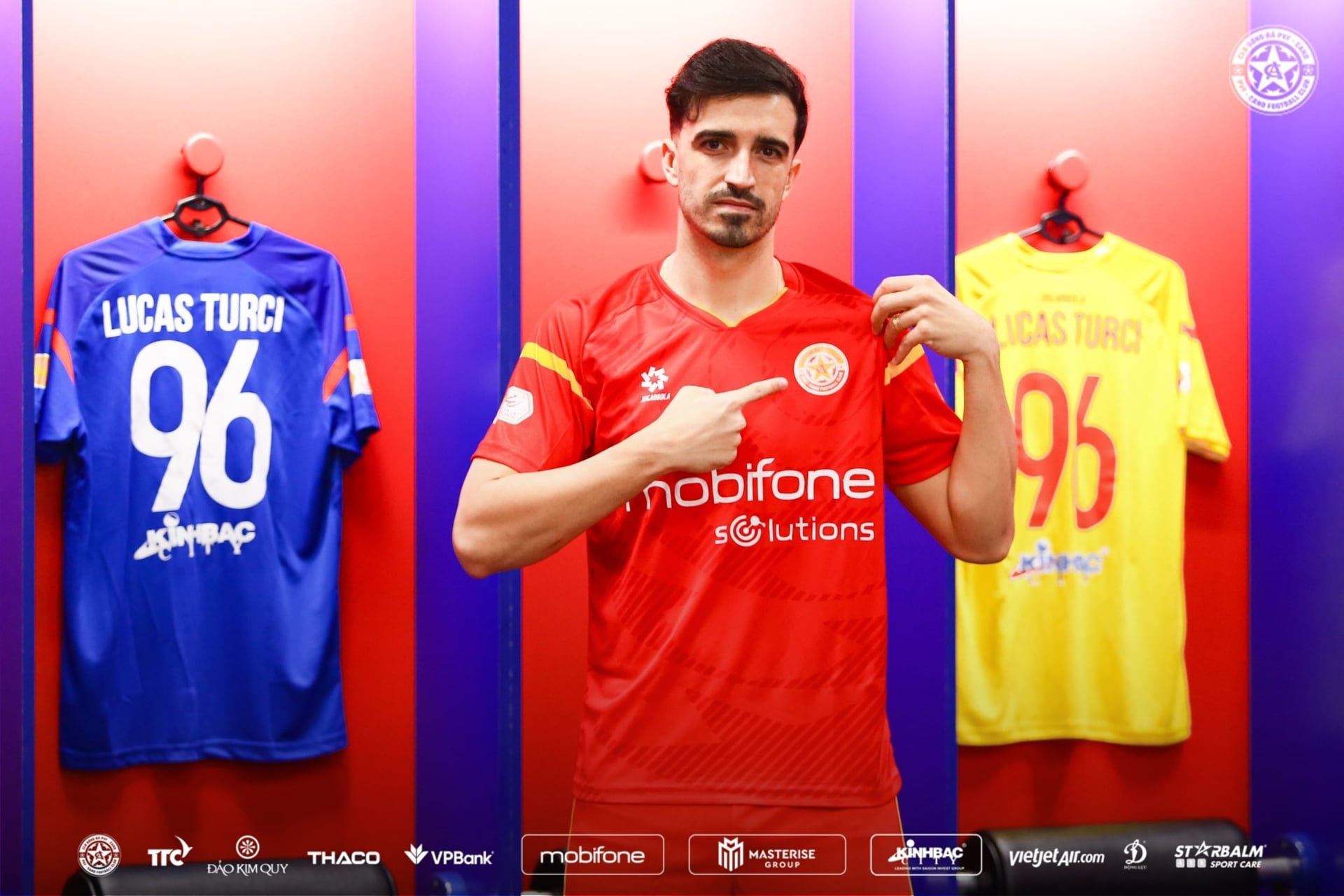 Trung vệ cao 1m92 vừa cập bến PVF-CAND có gì đáng chú ý?